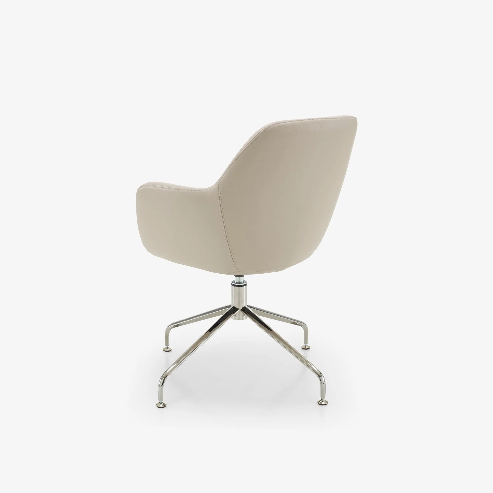 Amédée Carver Chair Central Pedestal - Brilliant Chrome