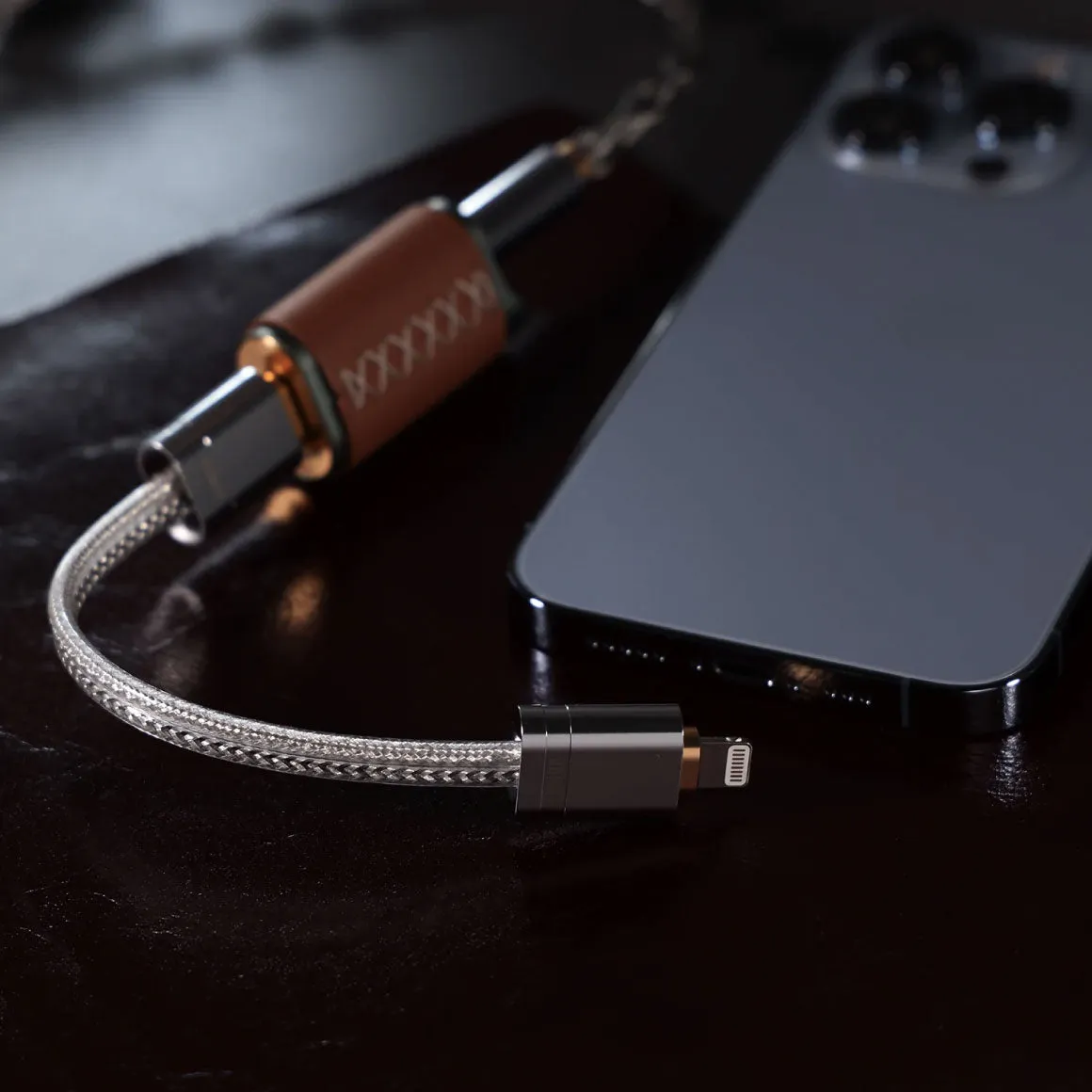 ddHiFi - MFi09S Lightning to USB-C OTG Cable