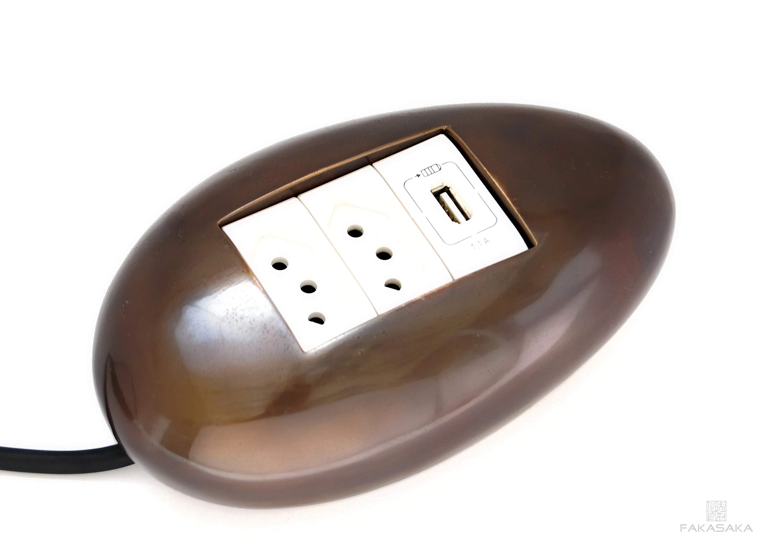 DYLAN<br><br>ELECTRICAL MODULE<br><br>2 OUTLETS   1 USB PORT   EXTENSION CORD<br><br>BLACKBROWN BRONZE