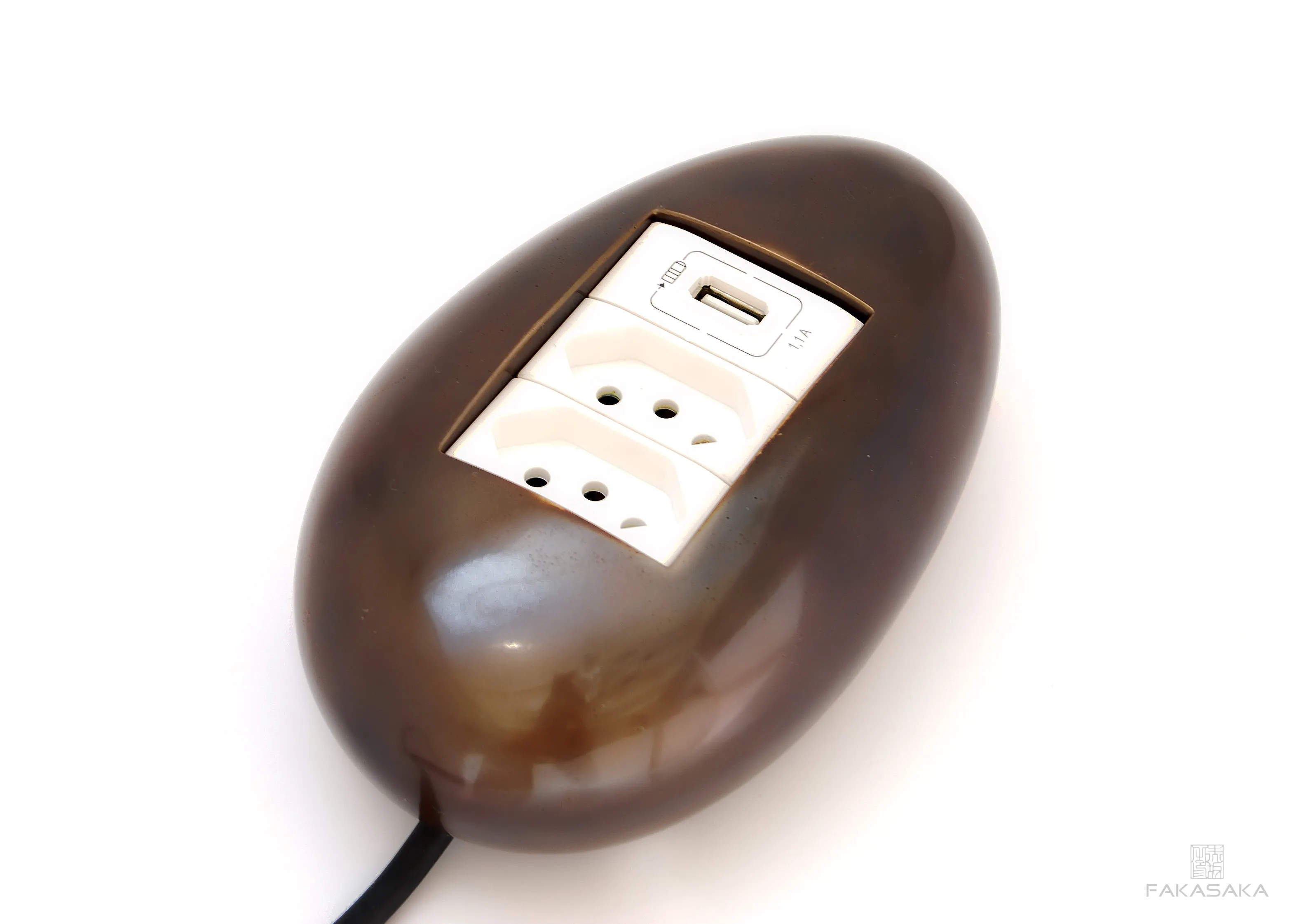 DYLAN<br><br>ELECTRICAL MODULE<br><br>2 OUTLETS   1 USB PORT   EXTENSION CORD<br><br>BLACKBROWN BRONZE