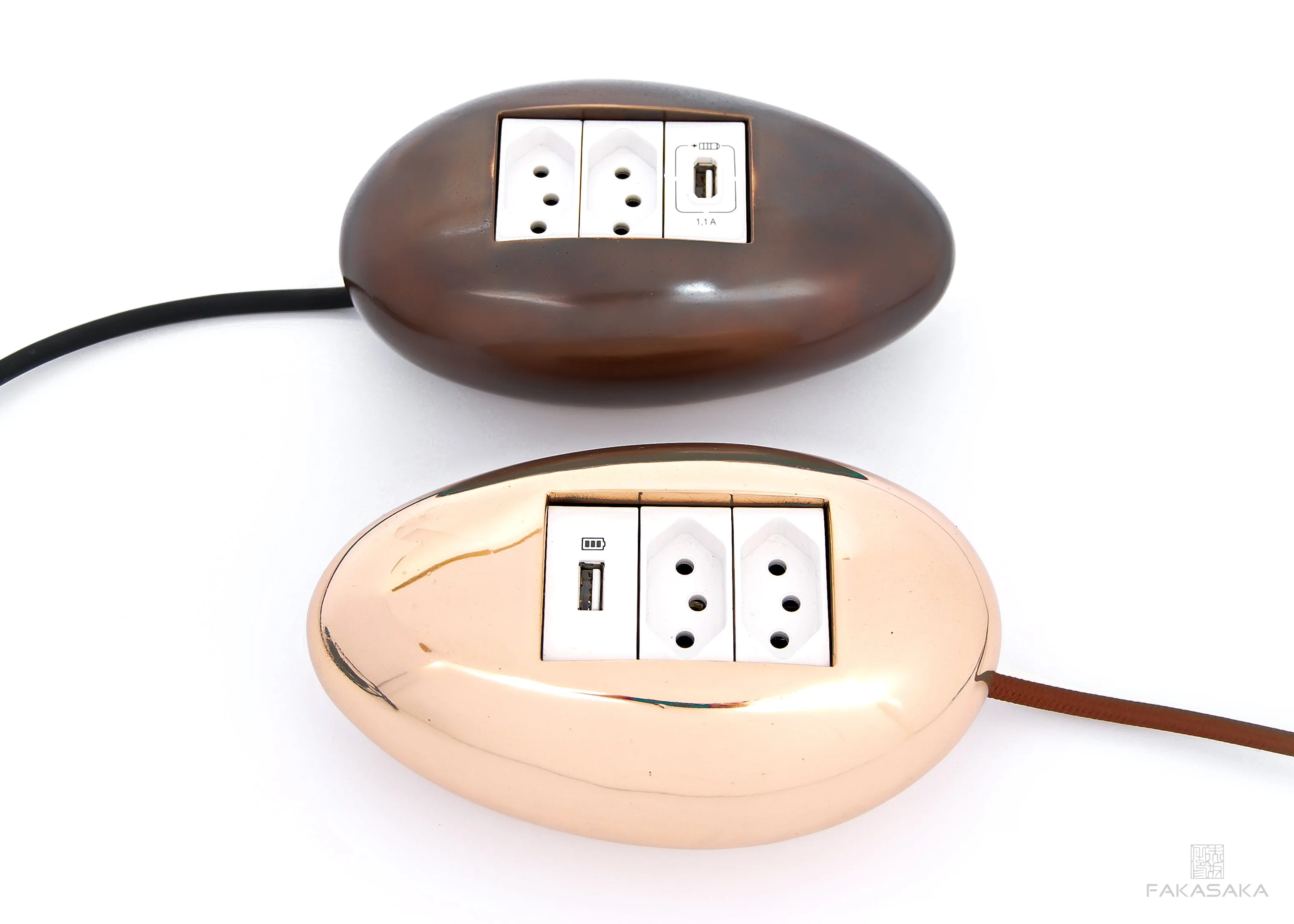 DYLAN<br><br>ELECTRICAL MODULE<br><br>2 OUTLETS   1 USB PORT   EXTENSION CORD<br><br>BLACKBROWN BRONZE