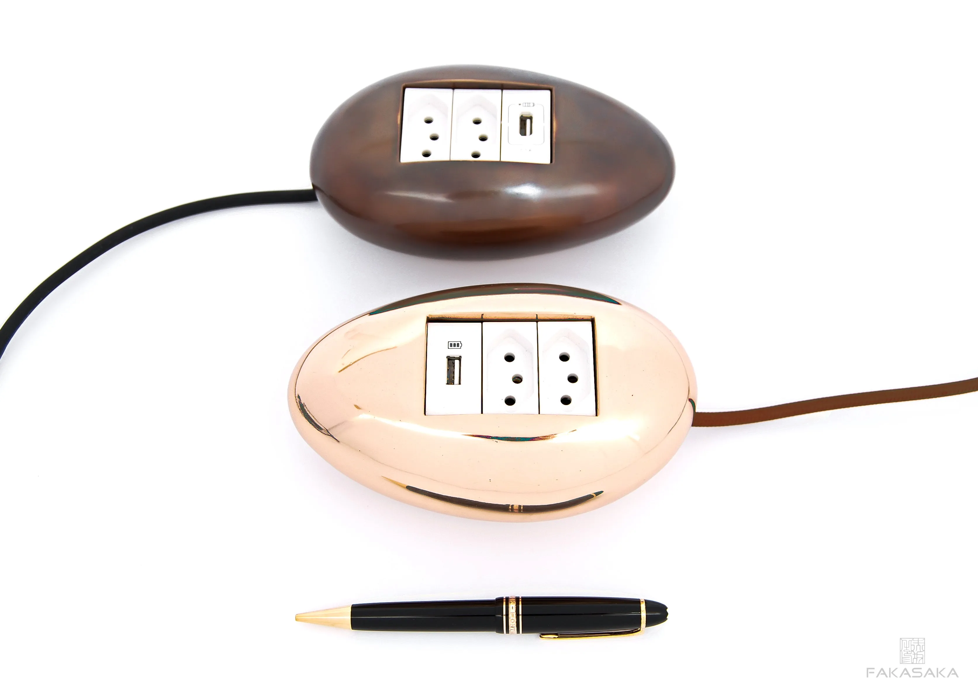 DYLAN<br><br>ELECTRICAL MODULE<br><br>2 OUTLETS   1 USB PORT   EXTENSION CORD<br><br>POLISHED BRONZE