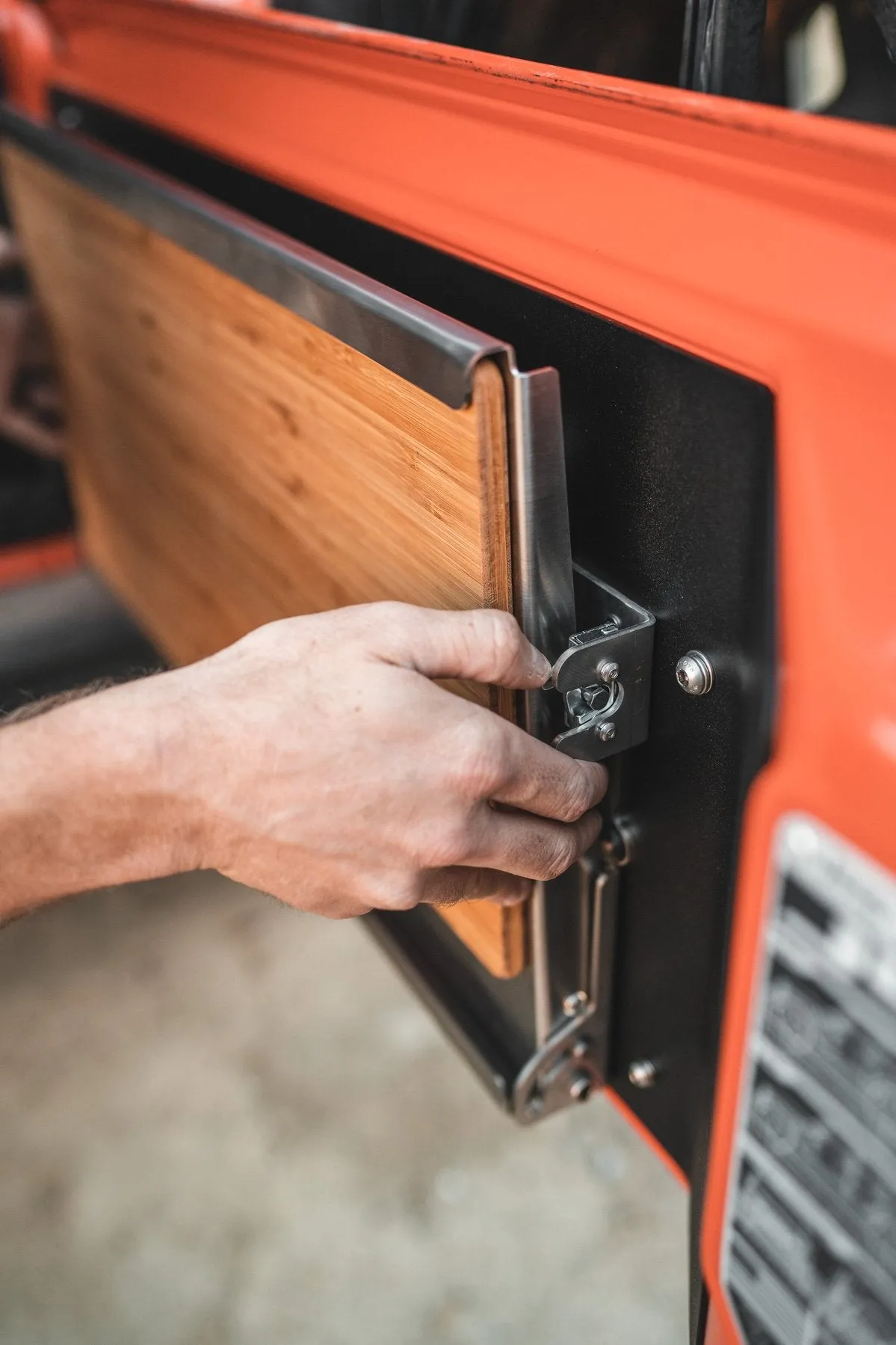 Goose Gear Tail Gate Table - 2018  Jeep Wrangler JL/JLU