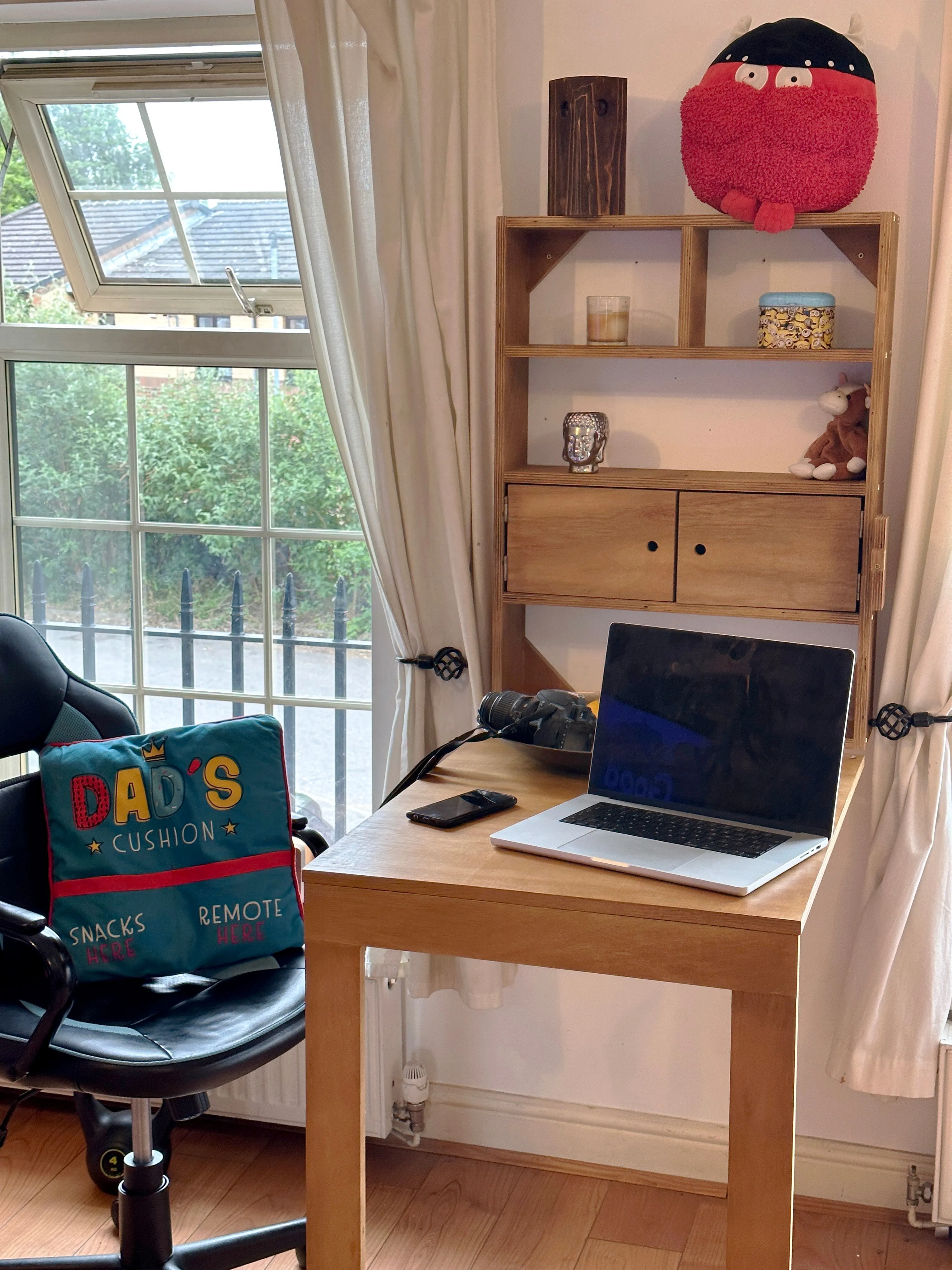 Murphy Office Desk, fold to wall great to work from home