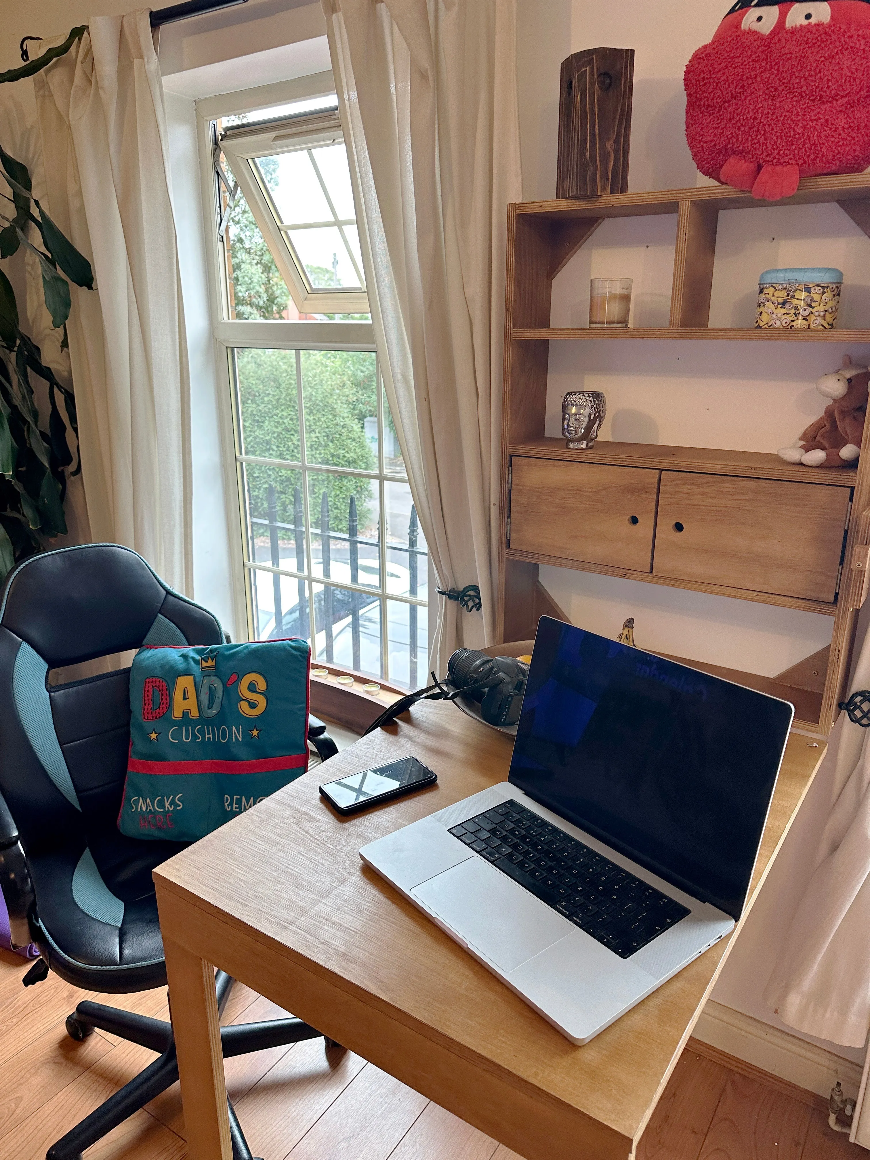 Murphy Office Desk, fold to wall great to work from home