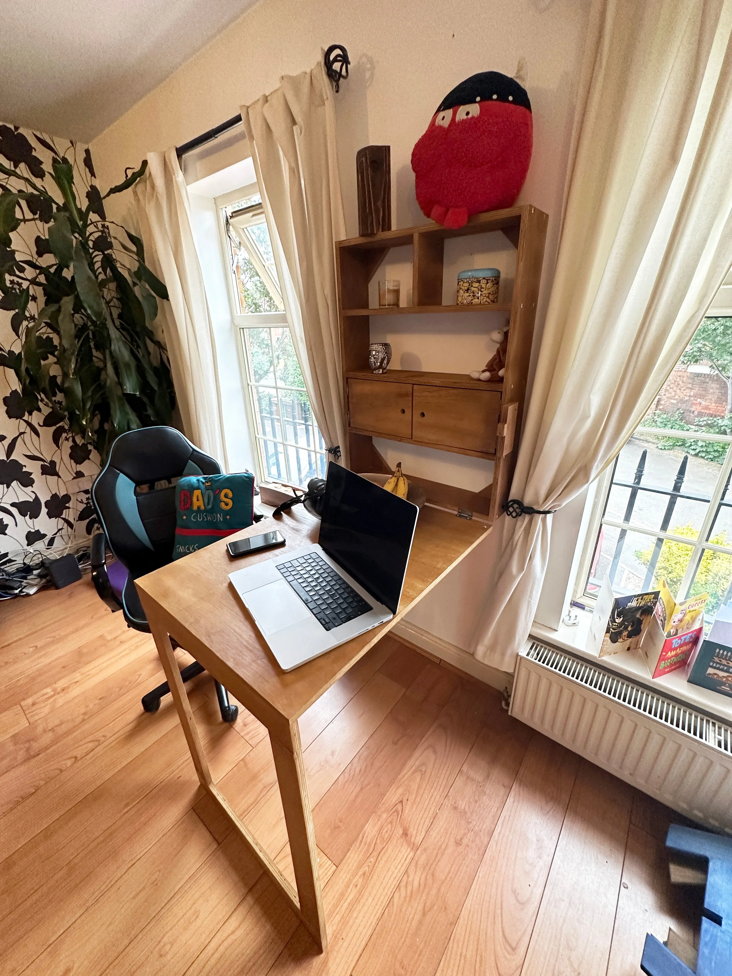 Murphy Office Desk, fold to wall great to work from home