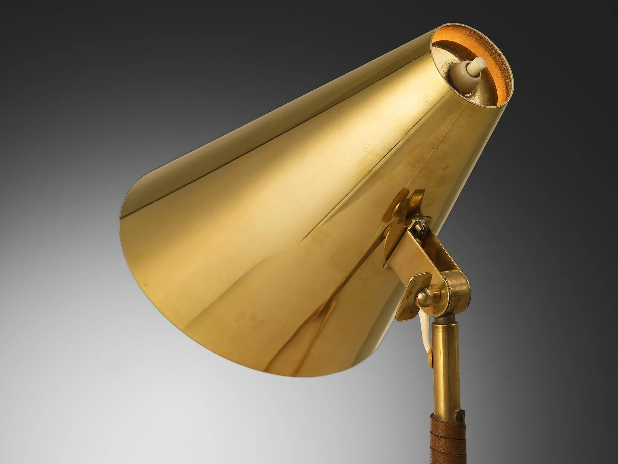 Paavo Tynell for Taito Oy '9225' Table Lamp in Brass and Leather