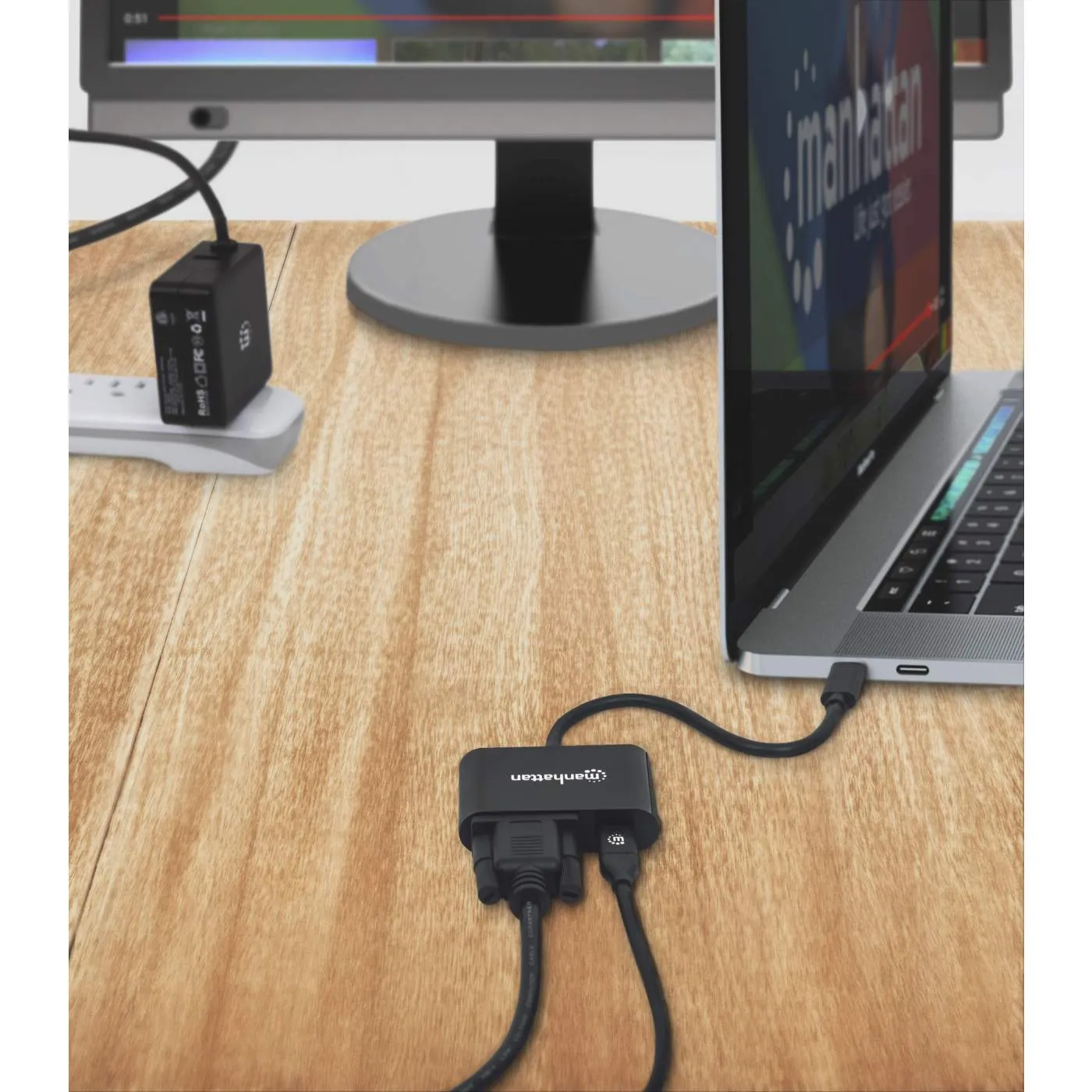 USB-C to VGA Converter with Power Delivery Port
