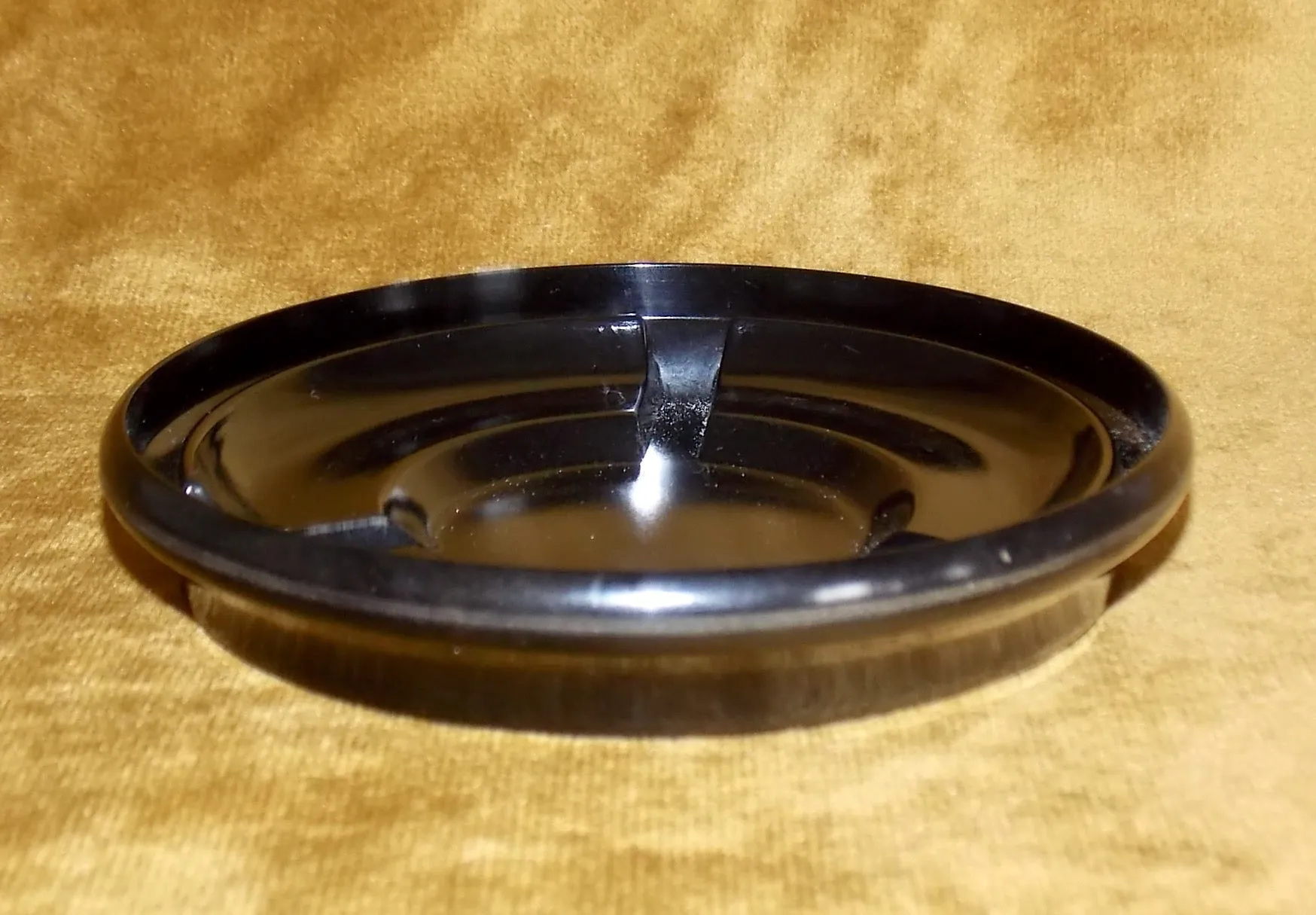 Vintage BOC Brown Bakelite Circular Ashtray